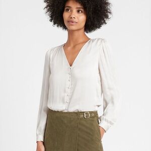 Banana Republic Soft Satin V Neck Blouse S Petite